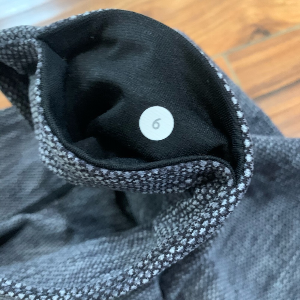 Lululemon Wunder Under Grey Crop Size 6 - Picture 6 of 6